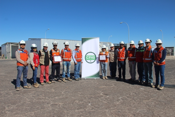 Cphs salar es el primero de sqm en certificar su gestión en seguridad