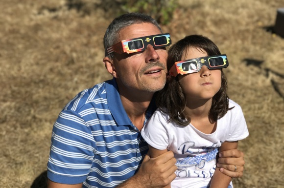 ¿cómo observar el próximo eclipse solar de forma segura?