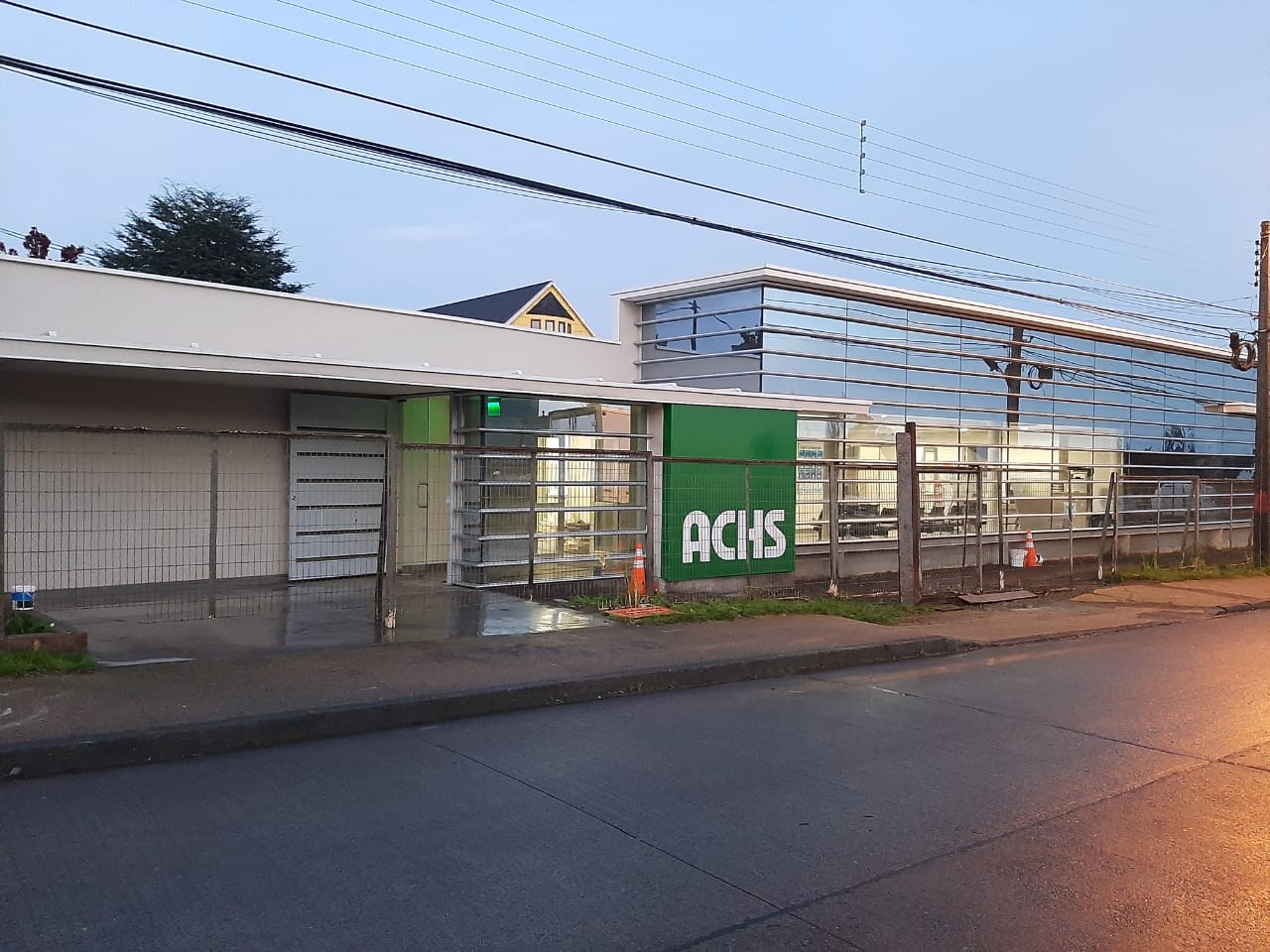 Inauguramos renovada agencia de salud ACHS en quellón